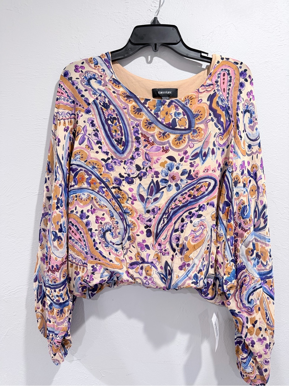 Karen Kane Majestic Magenta Paisley Blouse Top Size S NWT Balloon Sleeve - Picture 3 of 10